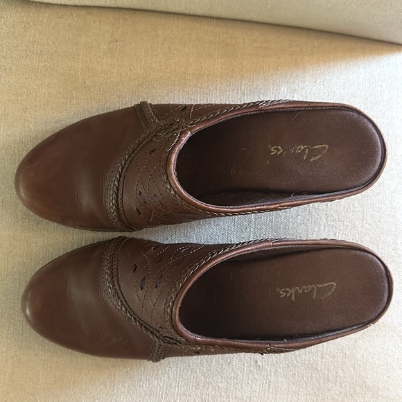 Clarks Women’s Leather Slip On Heeled Mules Brown Size 6.5 - Picture 4 of 8
